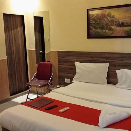 Terminus Square Hotel Kurla Екстериор снимка