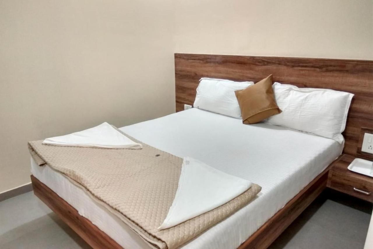Terminus Square Hotel Kurla Екстериор снимка