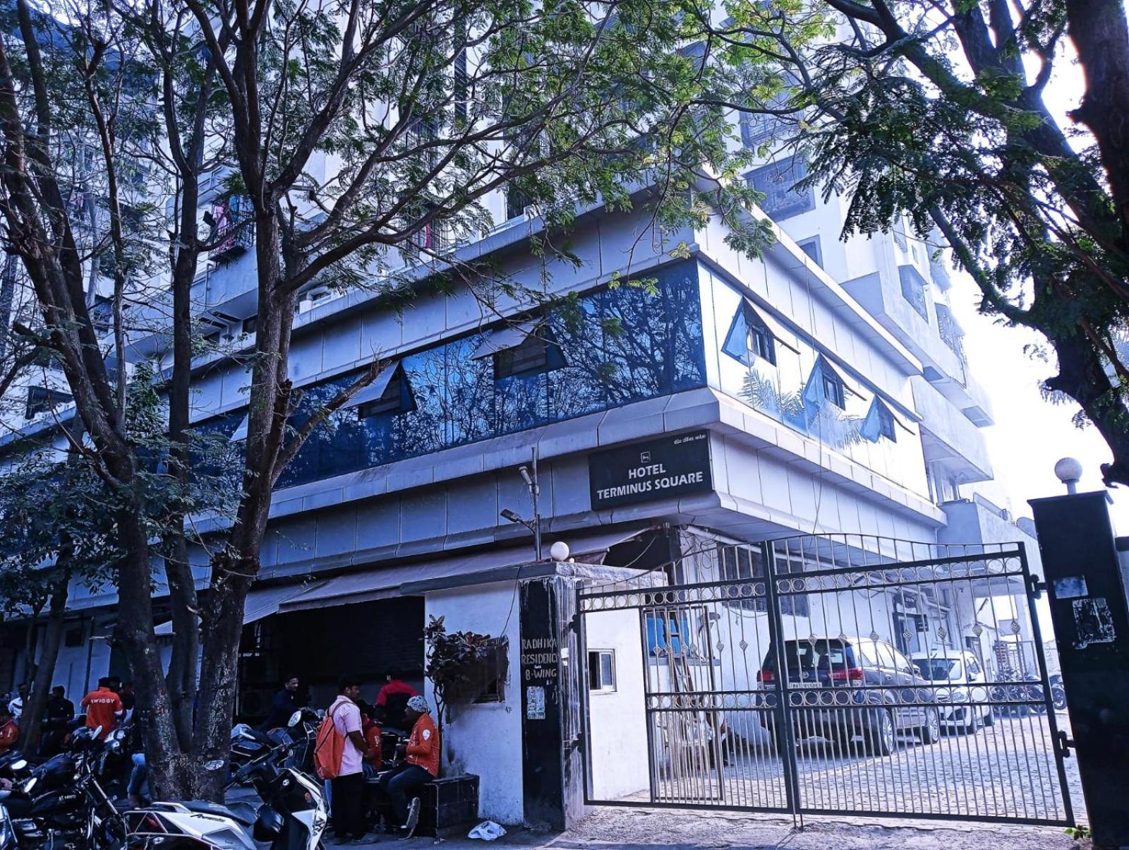 Terminus Square Hotel Kurla Екстериор снимка