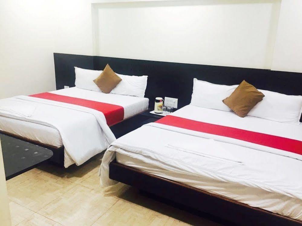 Terminus Square Hotel Kurla Екстериор снимка