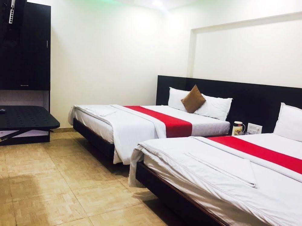 Terminus Square Hotel Kurla Екстериор снимка