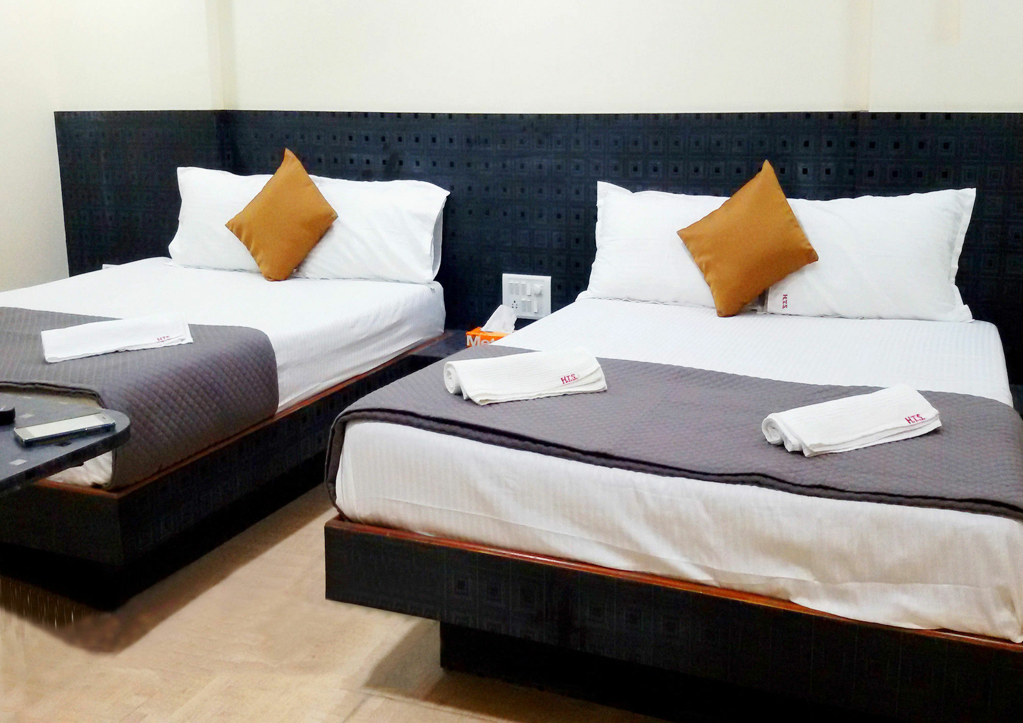 Terminus Square Hotel Kurla Екстериор снимка