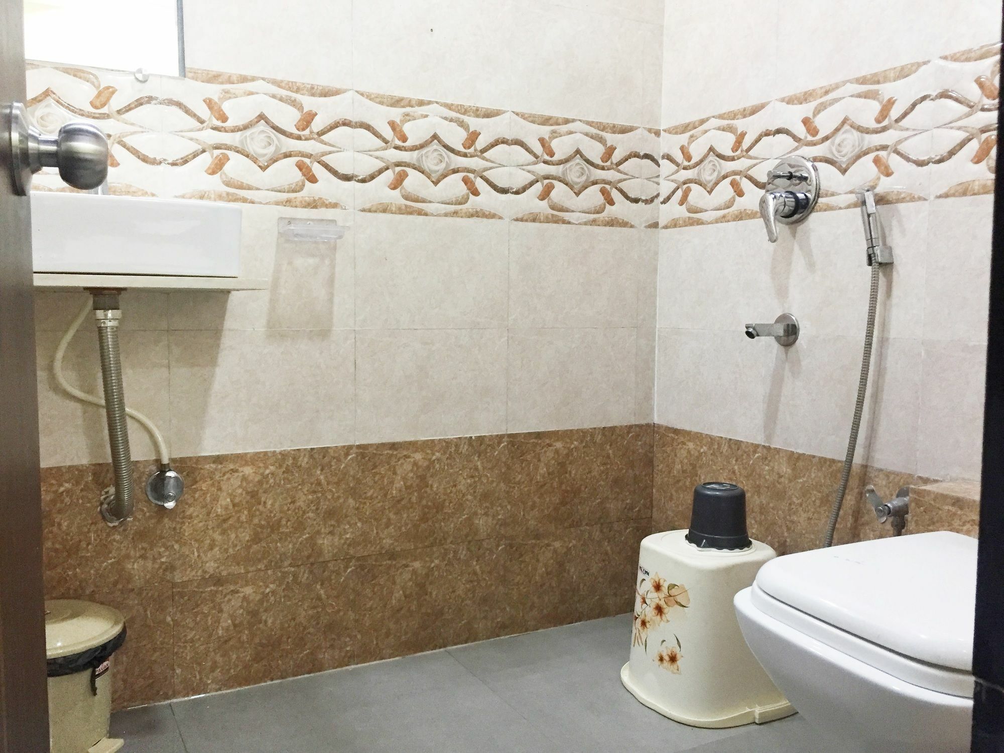 Terminus Square Hotel Kurla Екстериор снимка
