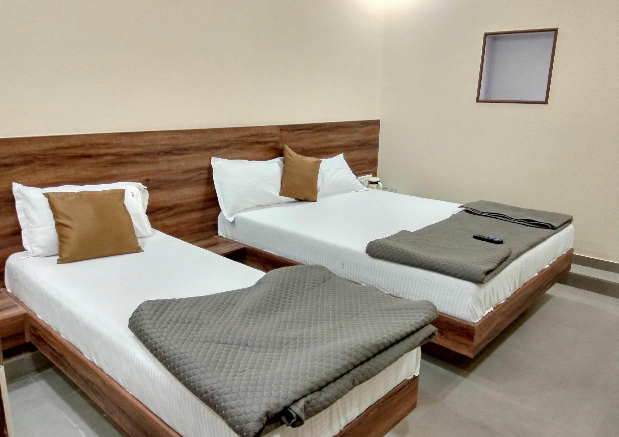 Terminus Square Hotel Kurla Екстериор снимка