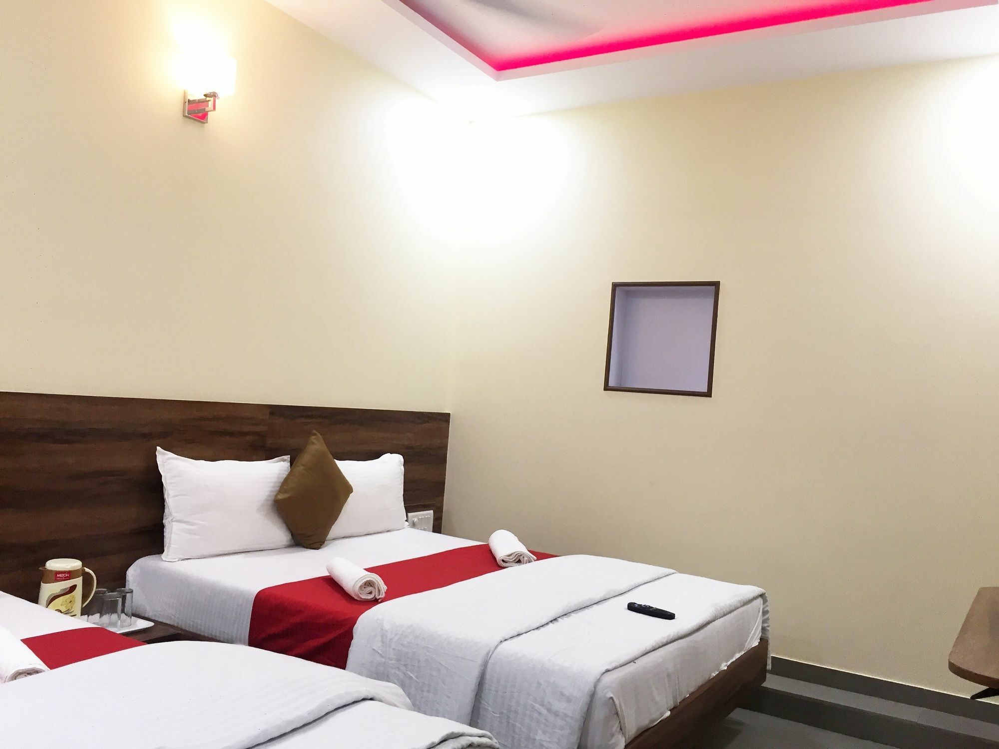 Terminus Square Hotel Kurla Екстериор снимка